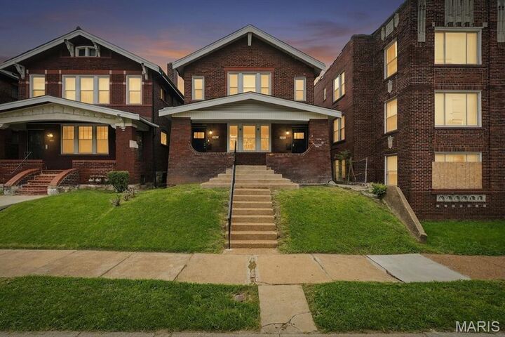 Property Photo:  5006 Queens Avenue  MO 63115 