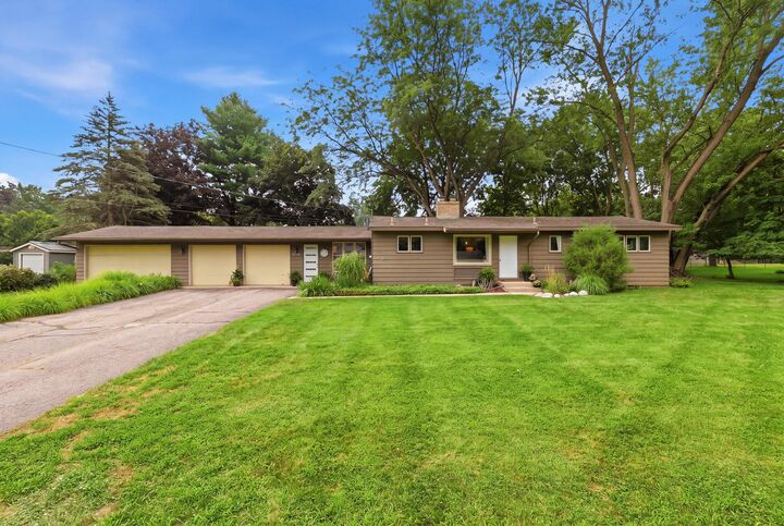 Property Photo: 7284 Grachen Drive SE MI 49546