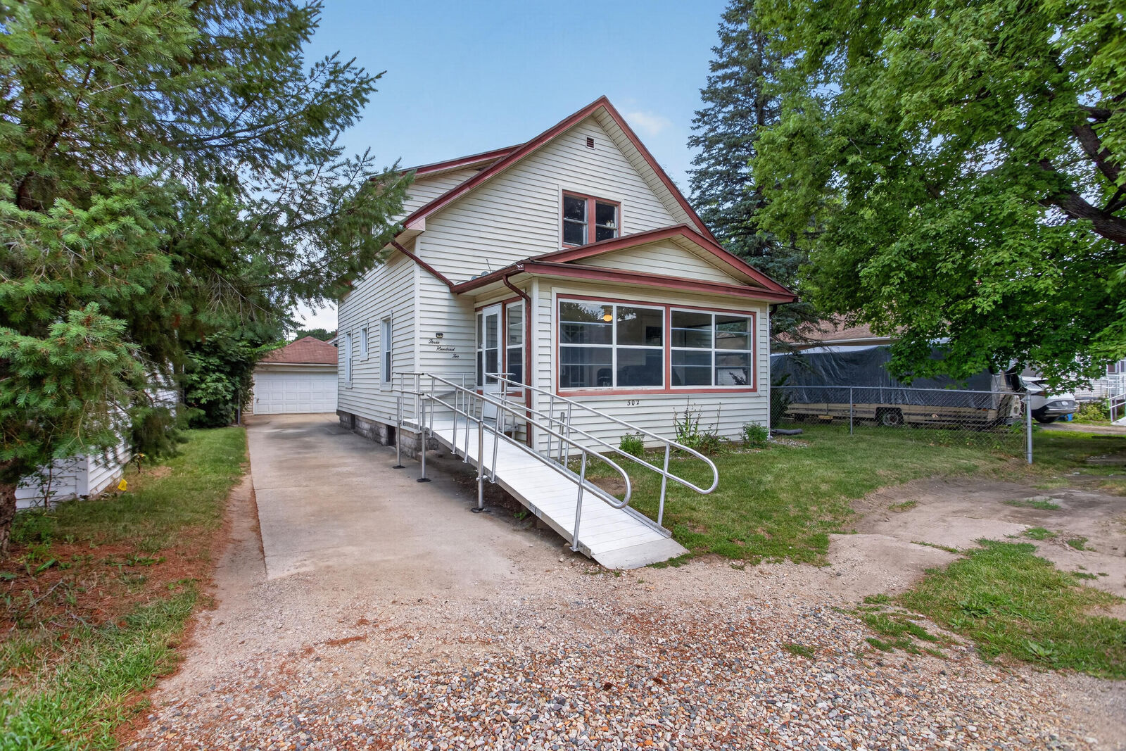 Property Photo:  302 Cass Avenue  MI 49203 