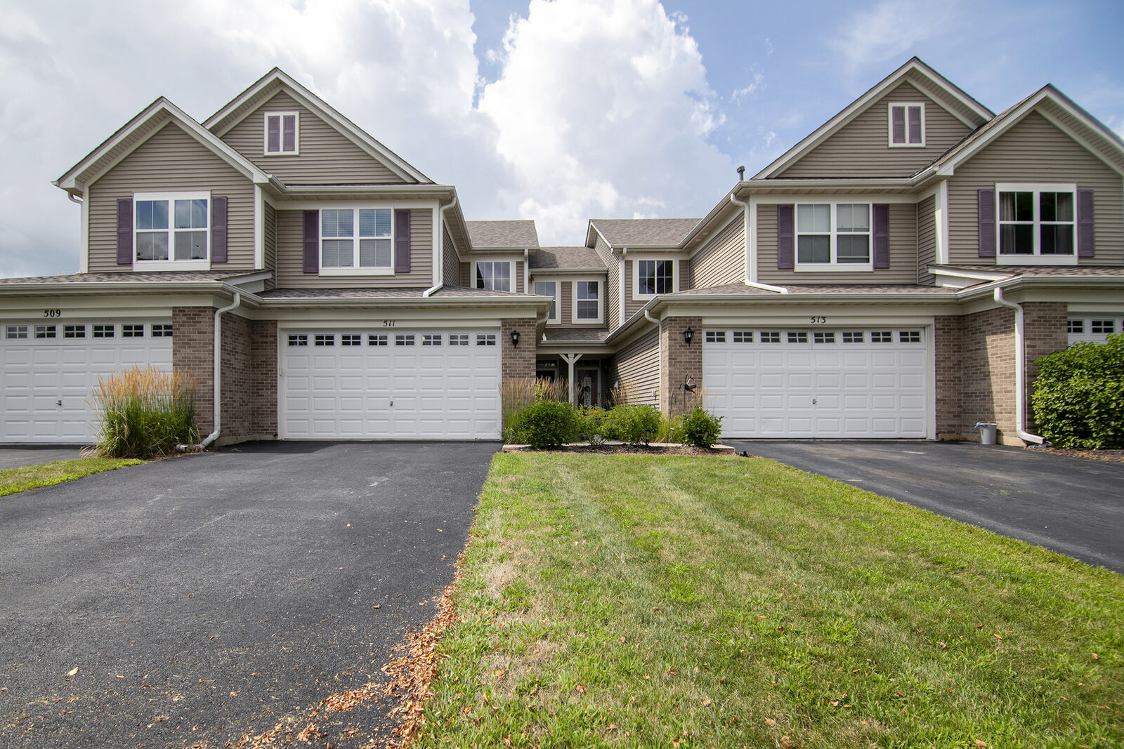 Property Photo:  511 Majestic Lane 0  IL 60543 