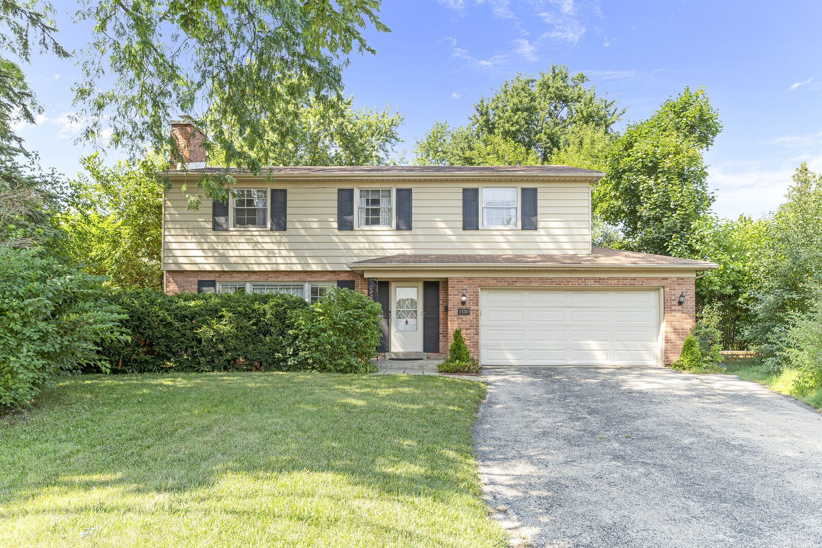 Property Photo: 1130 E Lake Avenue IL 60025