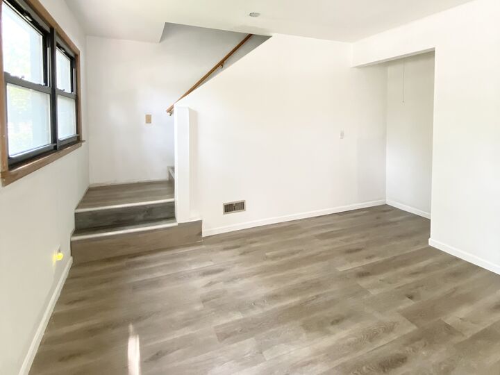Property Photo:  1508 W Palm Drive  IL 60056 