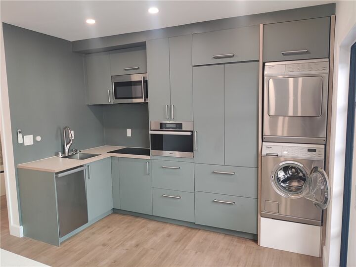 Property Photo:  2618 S Bentley Avenue  CA 90064 