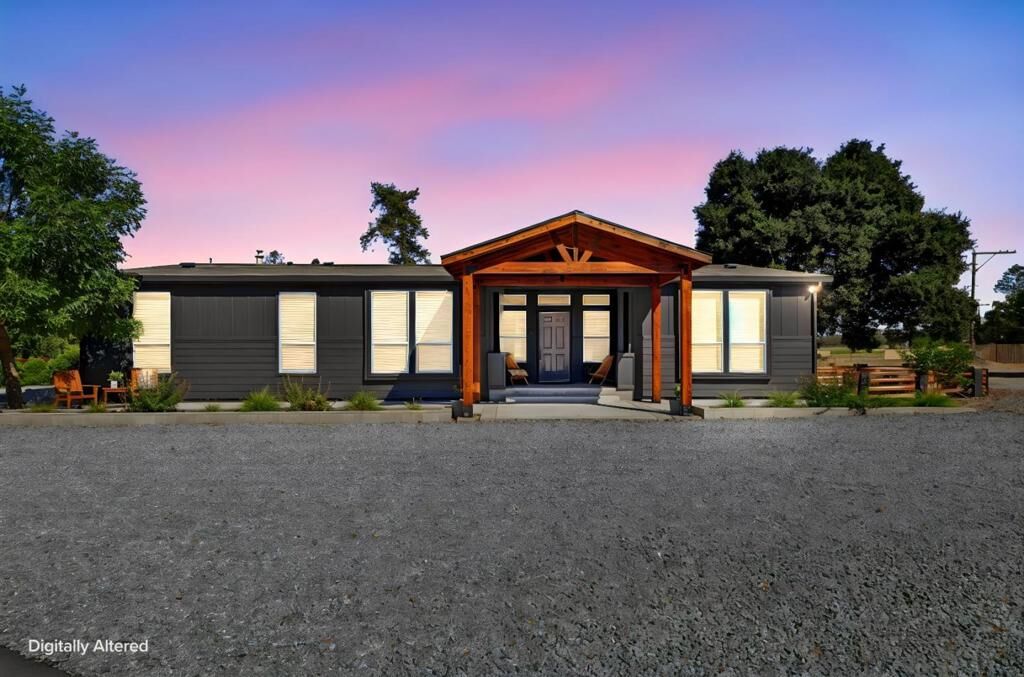 Property Photo:  8885 New Avenue  CA 95020 