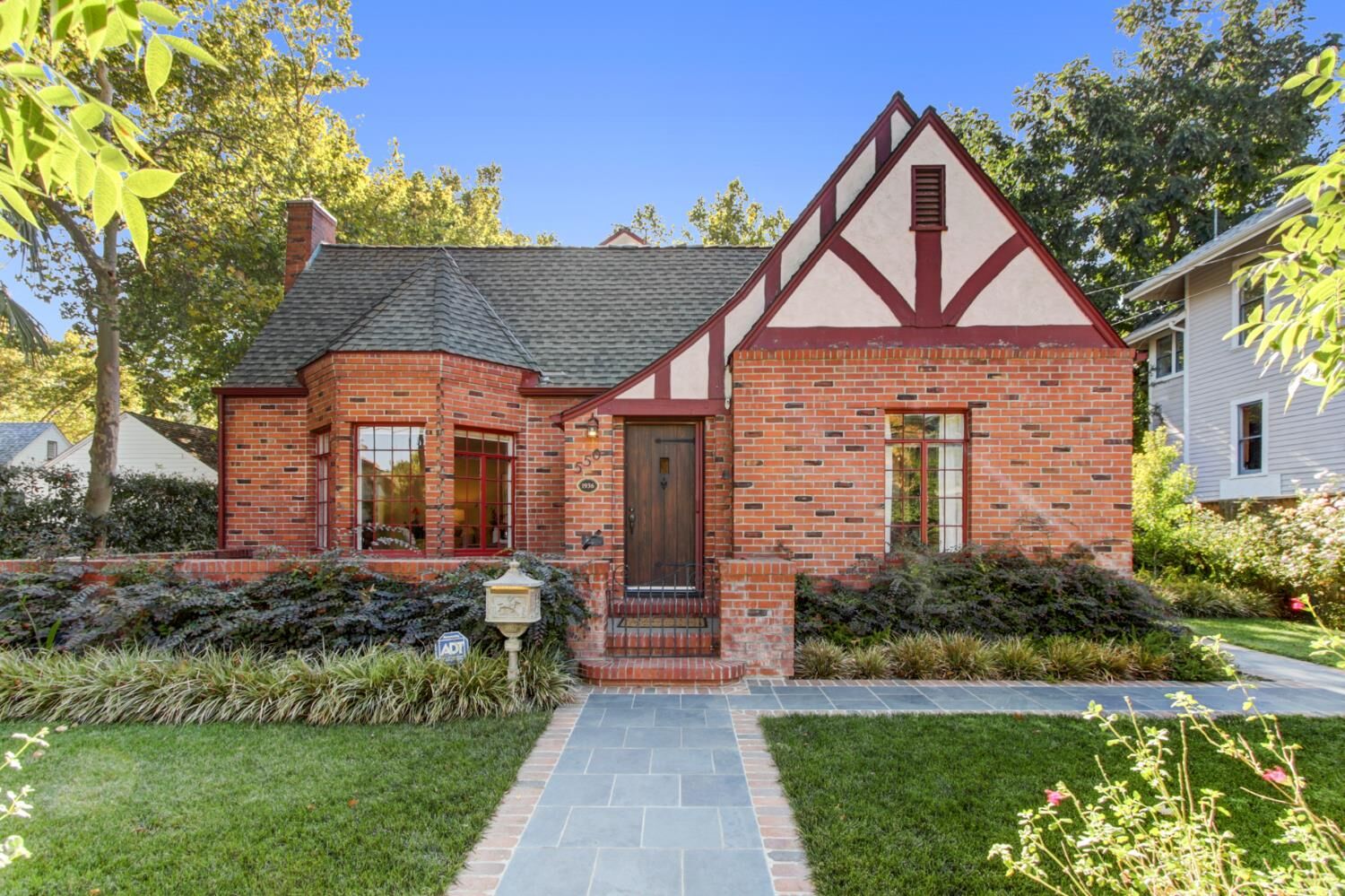 Property Photo:  550 Walnut Street  CA 95695 