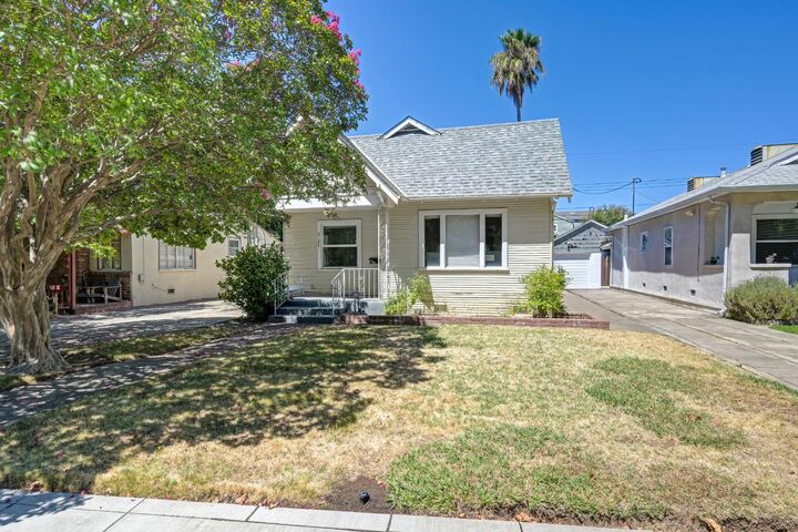 Property Photo: 2124 35th Street CA 95817