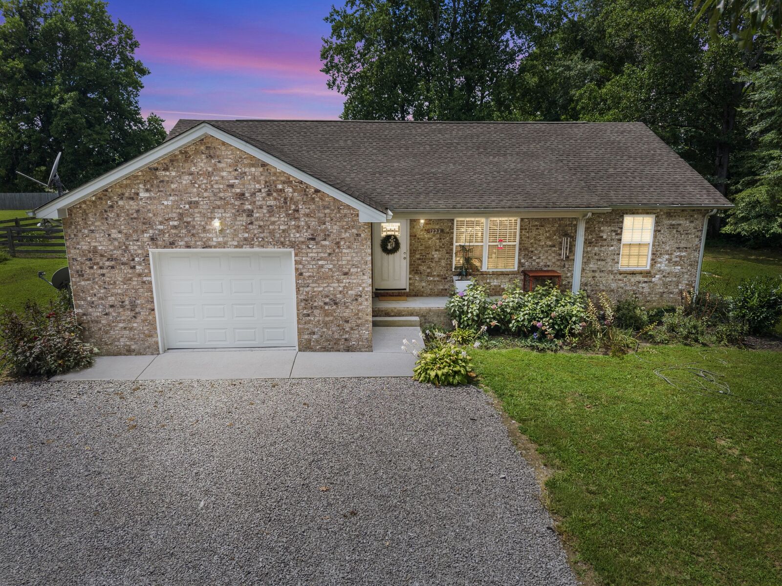Property Photo: 1223 Ab Wade Rd TN 37148