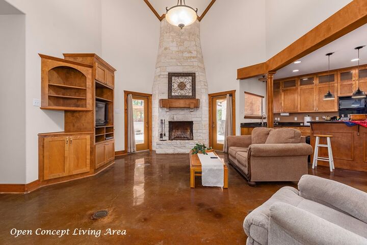 Property Photo: 801 Caspers Cove TX 75904