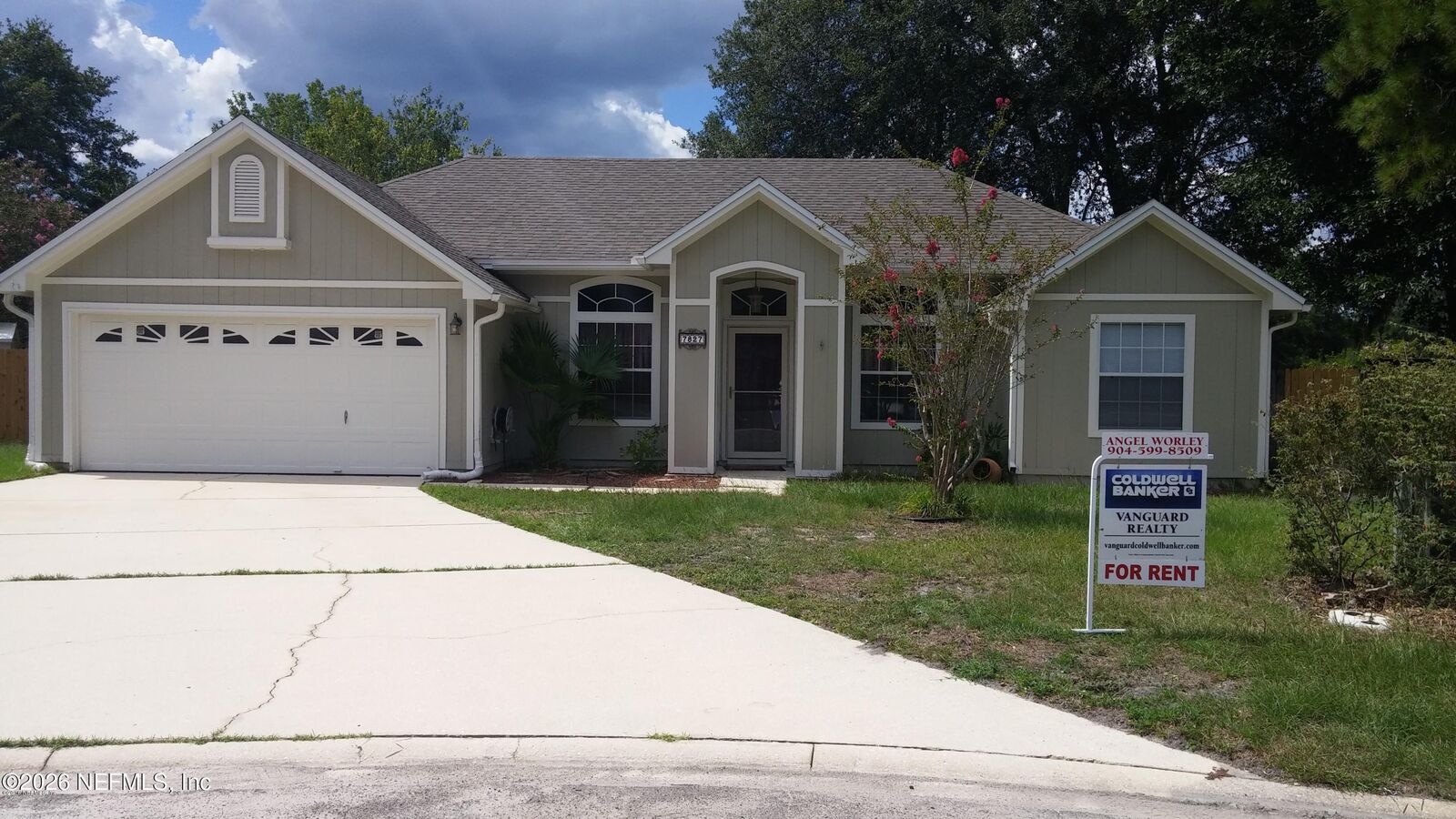 Property Photo: 7827 Enderby Court FL 32244