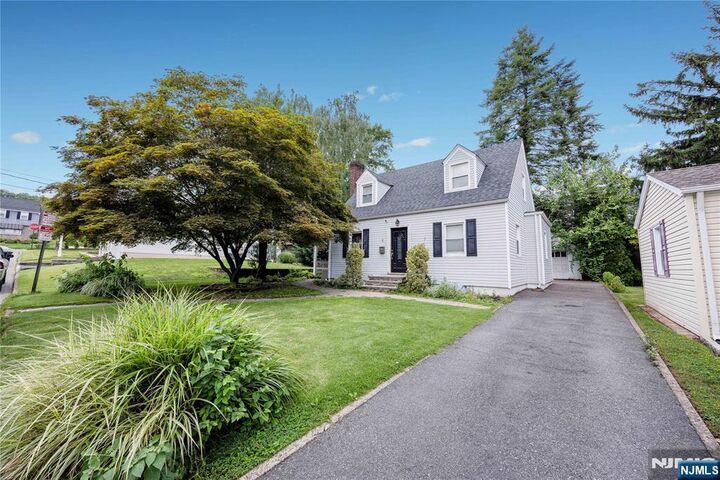 Property Photo:  1 Garden Court  NJ 07026 