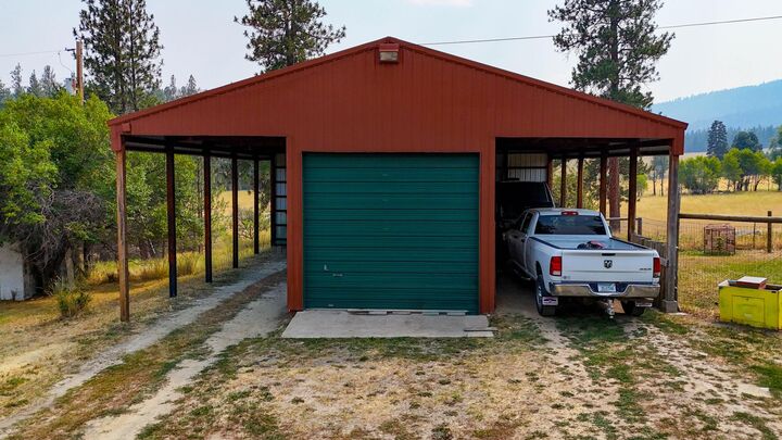 Property Photo:  815 2nd Avenue S  MT 59845 