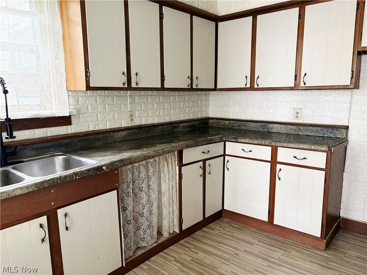 Property Photo:  89 Groveland Street  OH 44074 