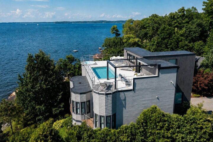 Property Photo:  33 Eastman Way  VT 05401 