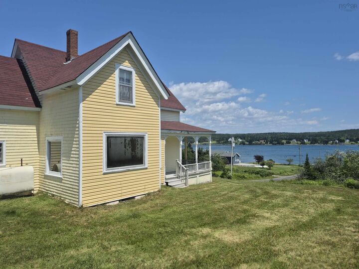 33 Macmillan Hill Road — photo 1