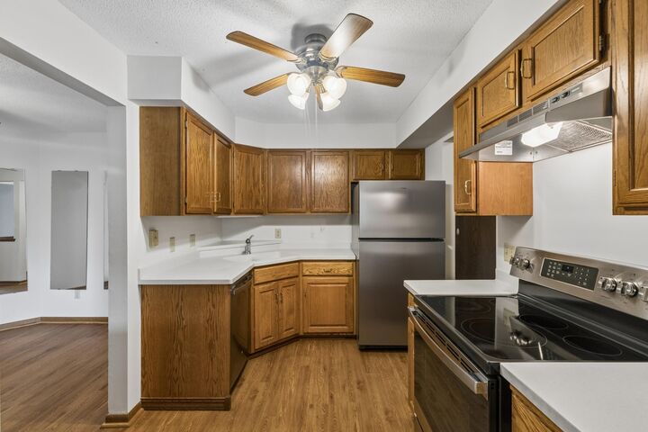 Property Photo:  1034 Cleveland Avenue S 105  MN 55116 