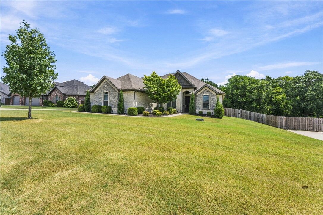 Property Photo:  604 Quail Run  AR 72762 