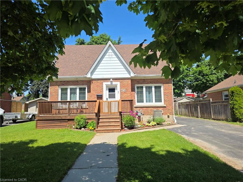 Property Photo:  76 Brentwood Avenue  ON N2H 2C8 