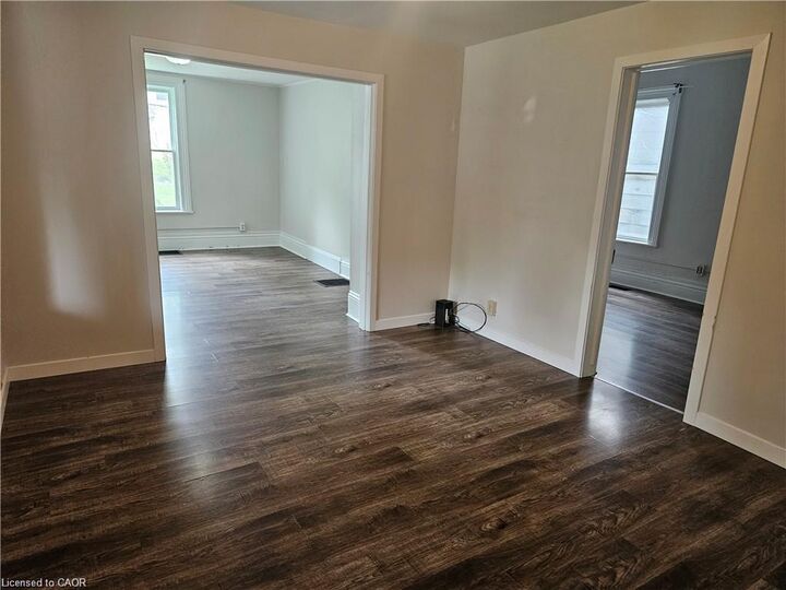Property Photo:  15 Cedar Street  ON N5H 2E6 