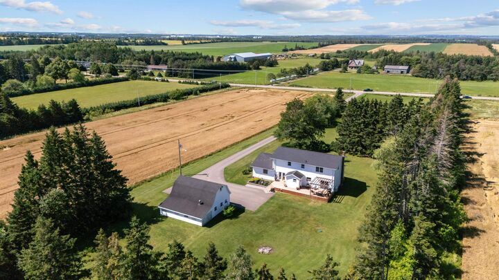 Property Photo:  386 Broadway Street N  PE C0B 1M0 