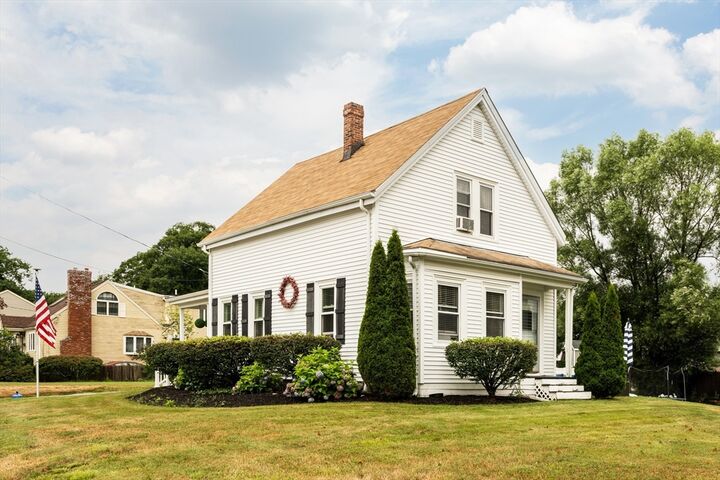 Property Photo:  101 Bartholomew St  MA 01960 