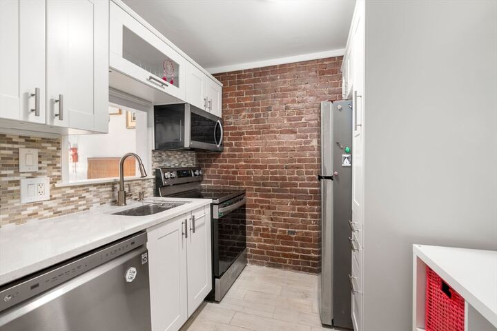 Property Photo:  298 Commonwealth Ave G1  MA 02115 