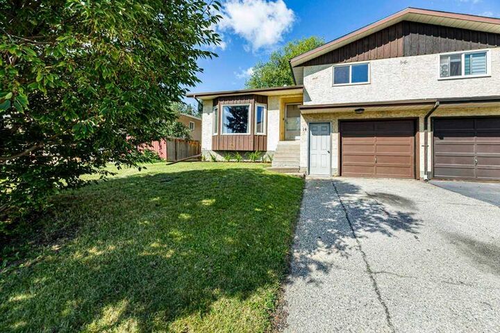 Property Photo: 14 Eagle Road AB T4L 1S2