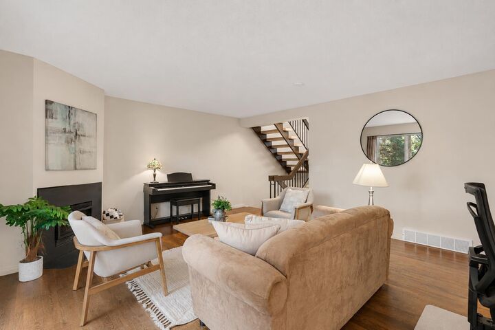 Property Photo: 3131 63 Avenue SW 205 AB T3E 6N4