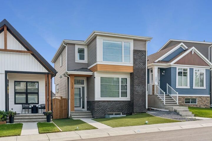 125 Rochester Way NW — photo 1