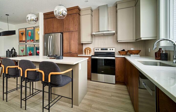 Property Photo: 906 Chinook Winds Meadow SW AB T4B 5P7