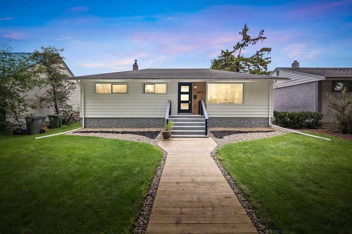 Property Photo: 5410 46th Street AB T9V 0E3