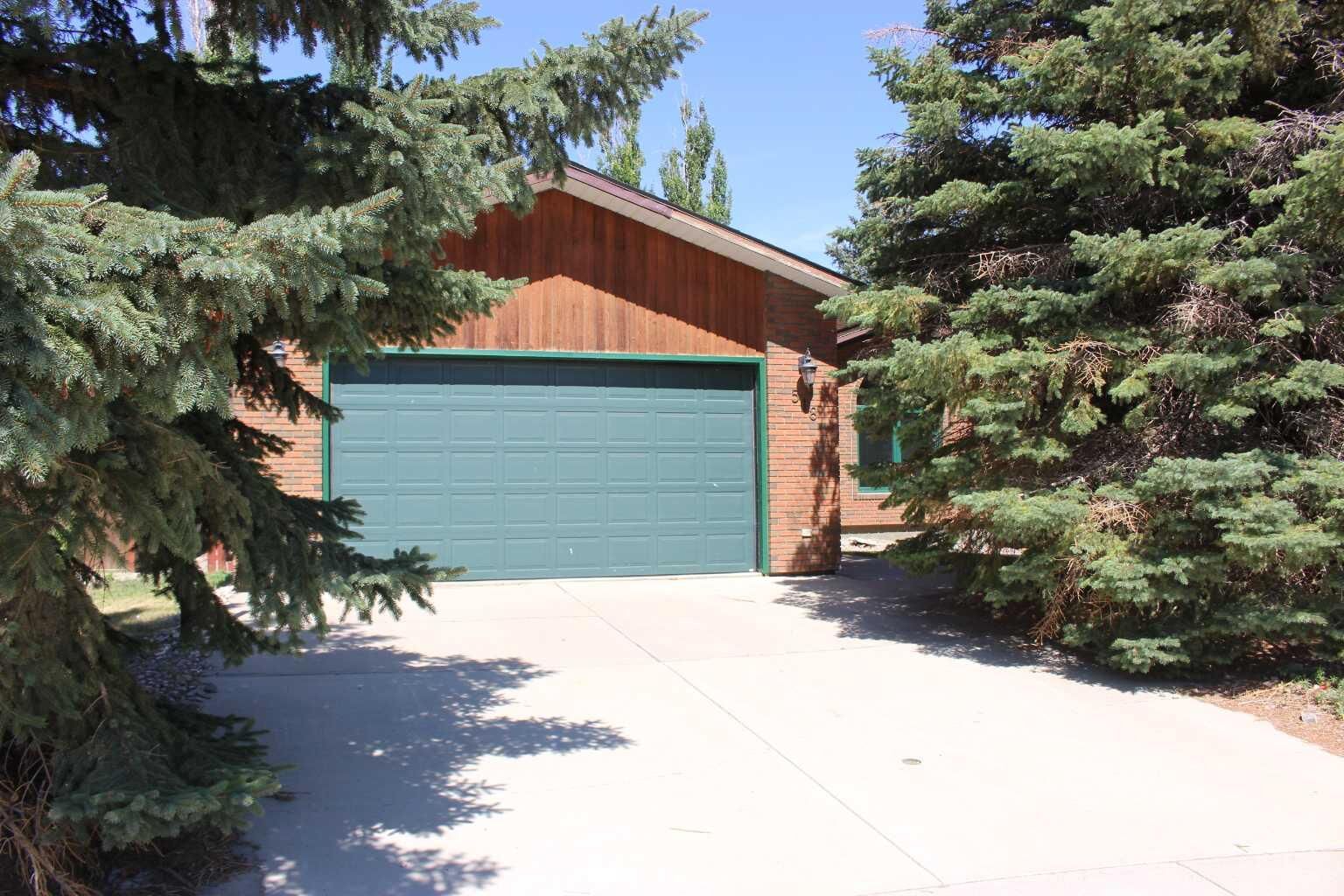 Property Photo: 518 Maple Crescent AB T0K 1V0