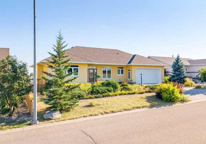 Property Photo: 416 7 Avenue NE AB T0K 1M0