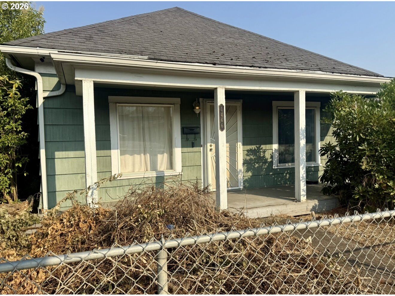 Property Photo: 1466 SE Pine St OR 97470