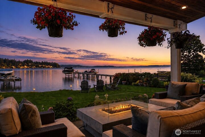 Property Photo:  9015 NE Juanita Lane  WA 98034 