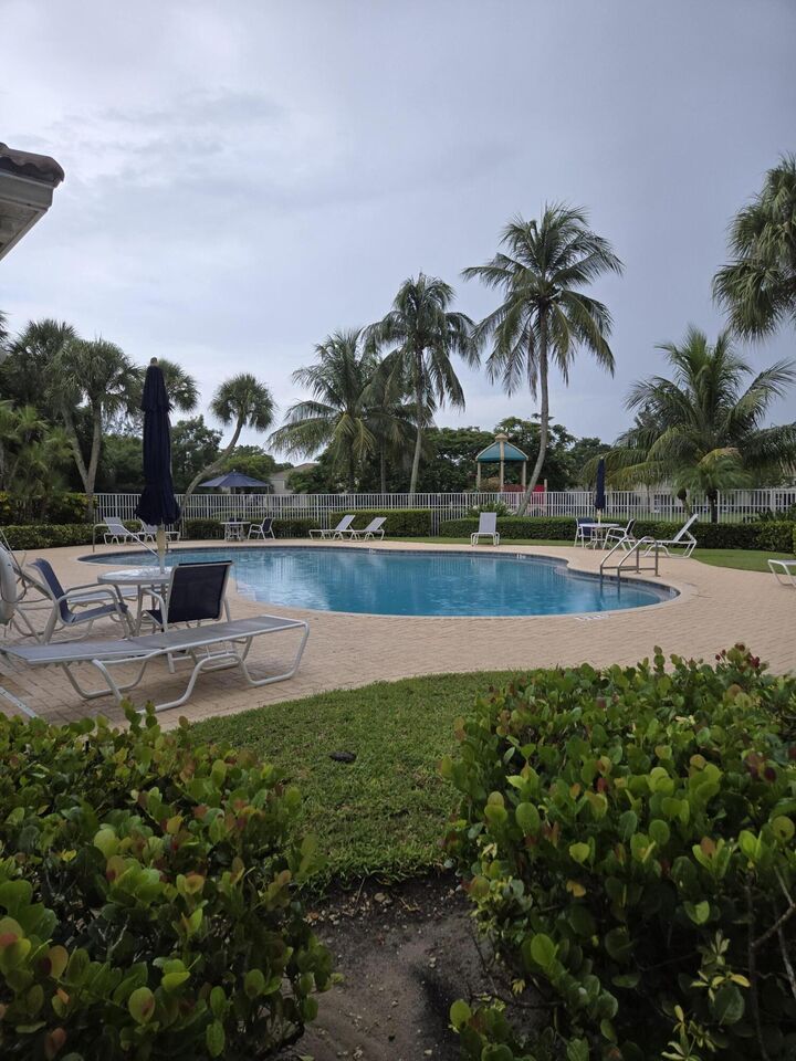 Property Photo:  4675 Palmbrooke Circle  FL 33417 
