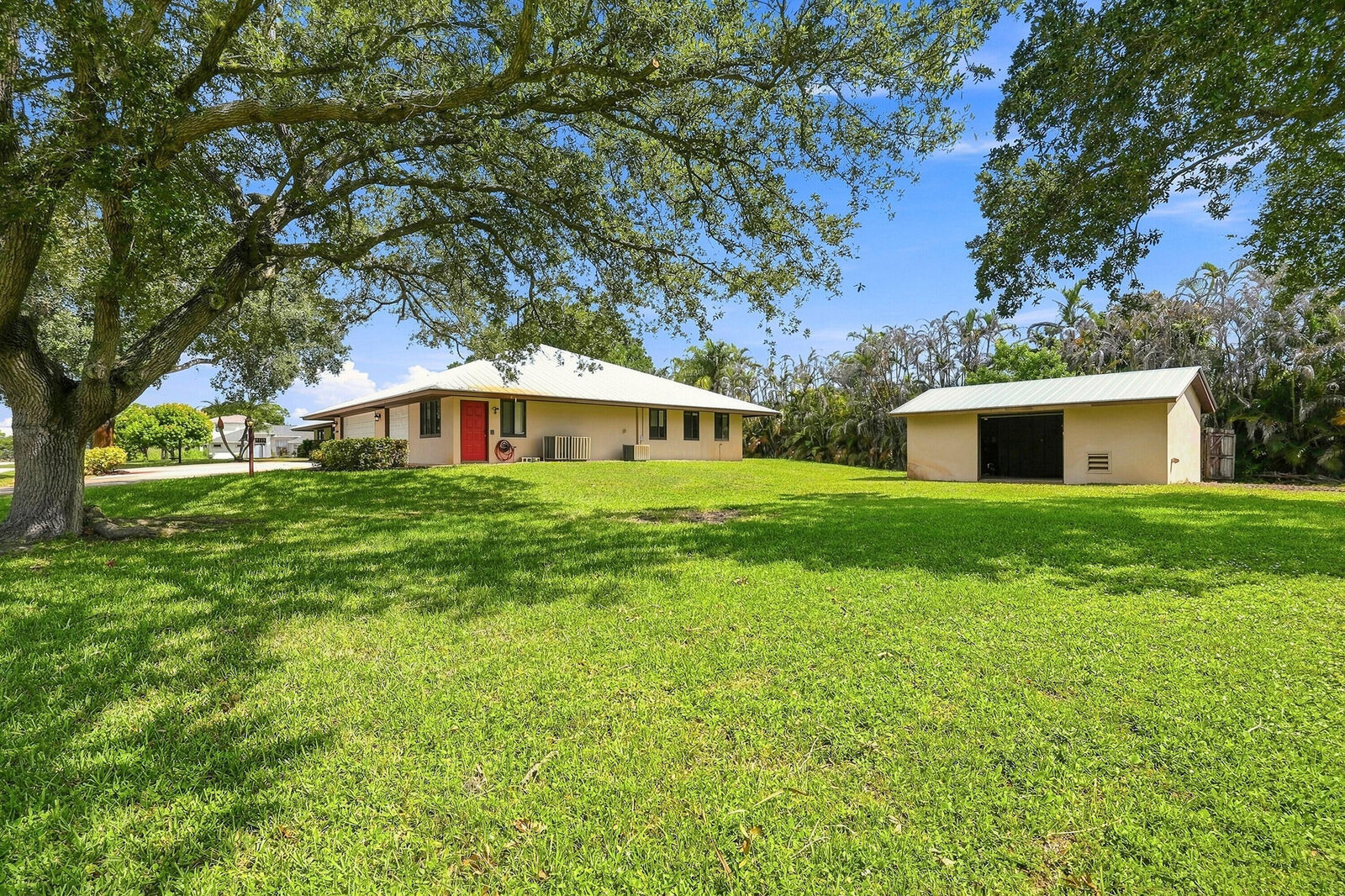Property Photo: 2381 SW Bayshore Boulevard FL 34984