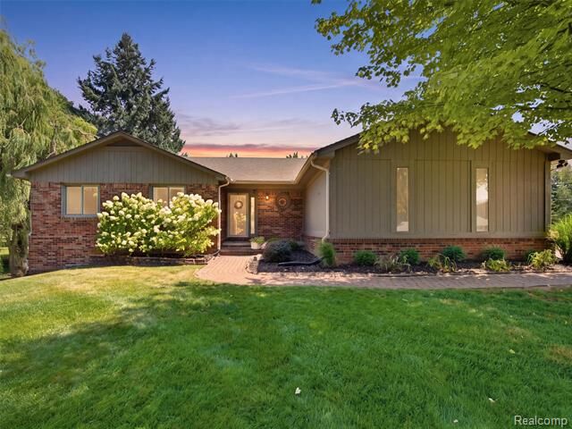 Property Photo: 3869 Hi Villa Drive MI 48360