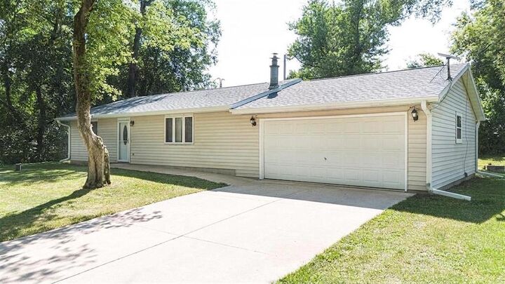Property Photo:  9115 N John Street  WI 53563 