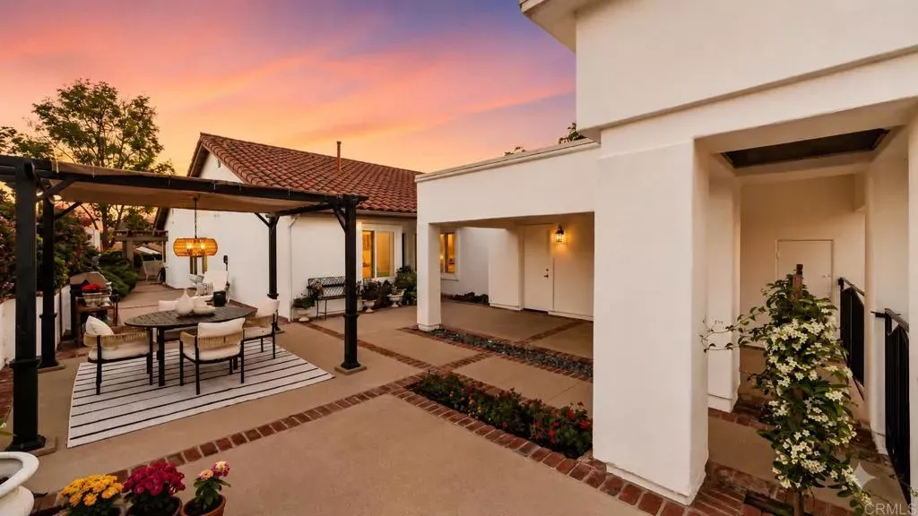 Property Photo:  4909 Icaria Way  CA 92056 