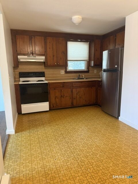 Property Photo:  26 Ward Street  CT 06066 
