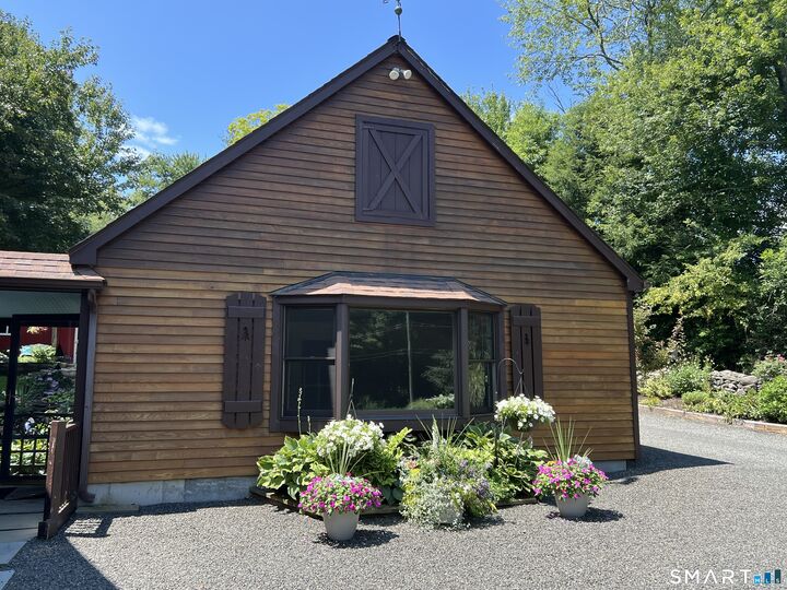 Property Photo:  1 Twist Hill Lane  CT 06470 