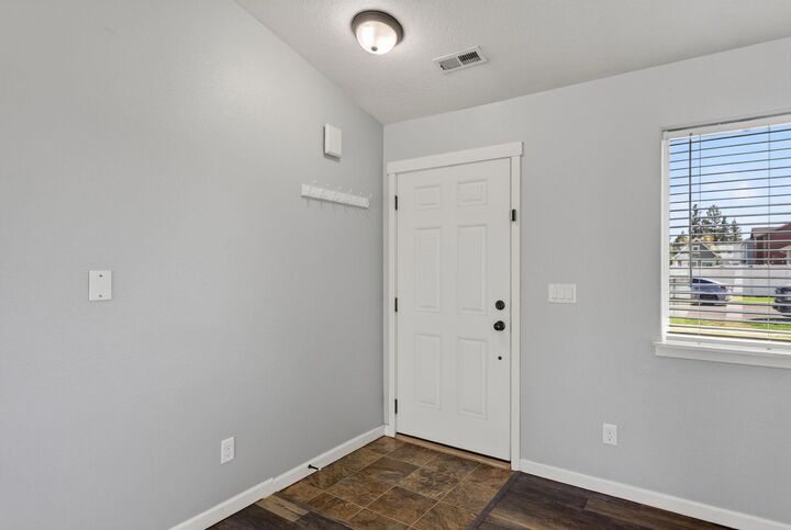 Property Photo: 4407 S Mack Rd WA 99224