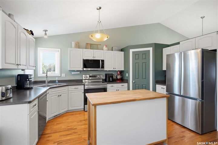 Property Photo: 238 Beechmont Crescent SK S7V 1C8