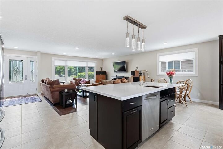 Property Photo:  122 Assiniboine Drive  SK S7K 1H7 