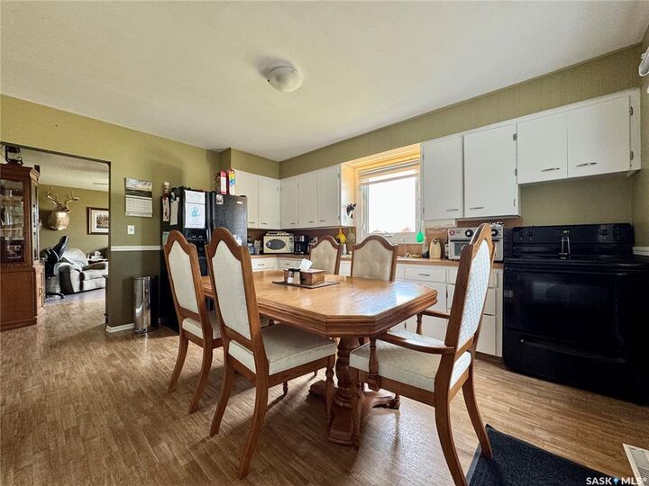 Property Photo:  321 Vincent Avenue W  SK S0A 0M0 