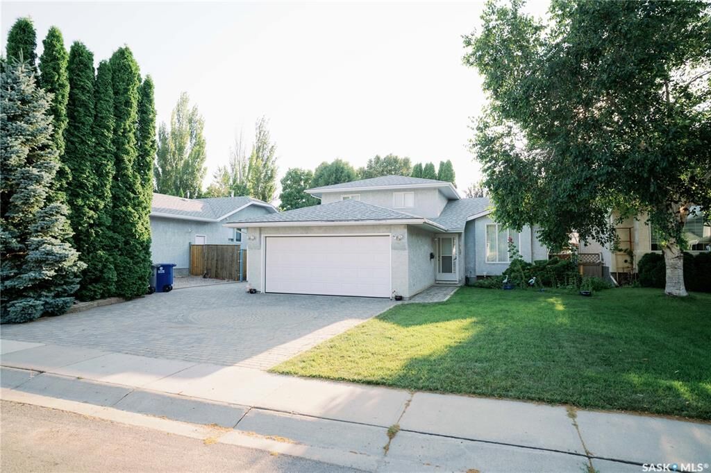 Property Photo: 939 Haslam Crescent SK S7S 1C8