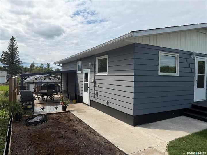 Property Photo: 407 5th Street E SK S0A 4T0