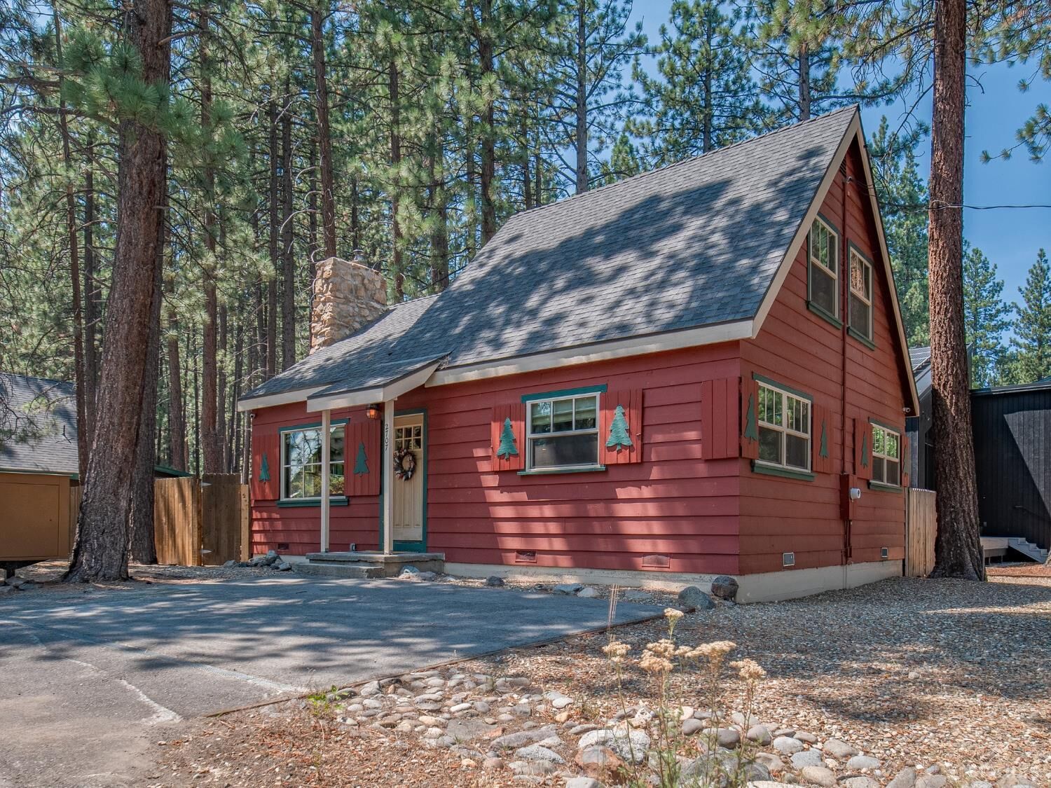 Property Photo: 2707 Knox Avenue CA 96150