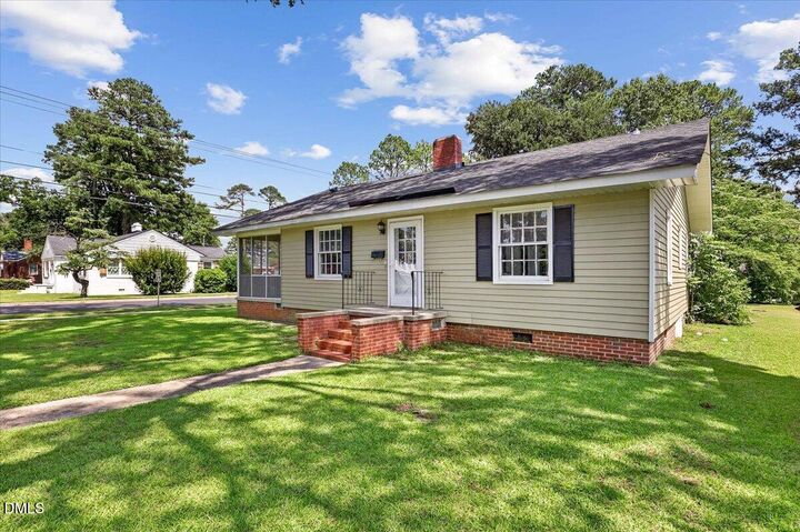 Property Photo: 1001 S 2nd Street NC 27577