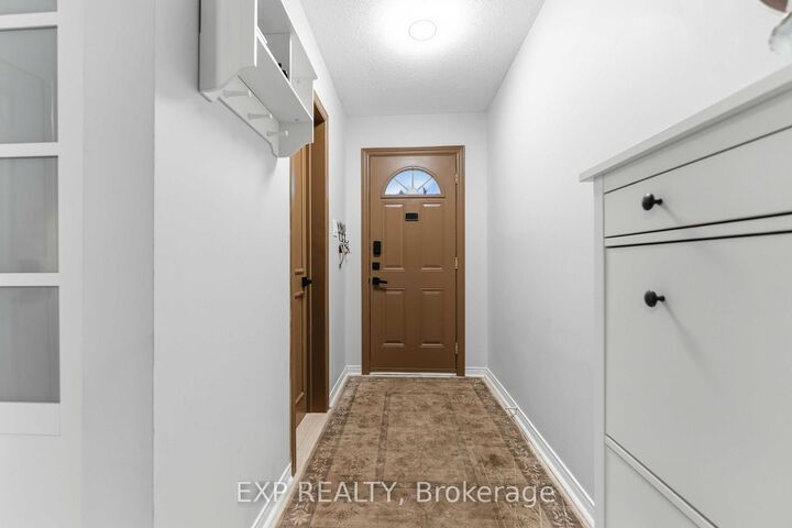 Property Photo: 2078 Orient Park Drive 52 ON K1B 4V9